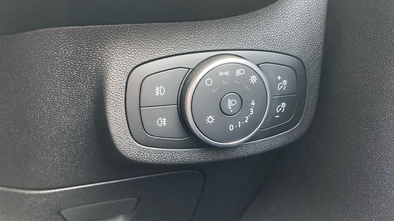 Used Ford Fiesta 2017 for sale - 76720417: Photo 32