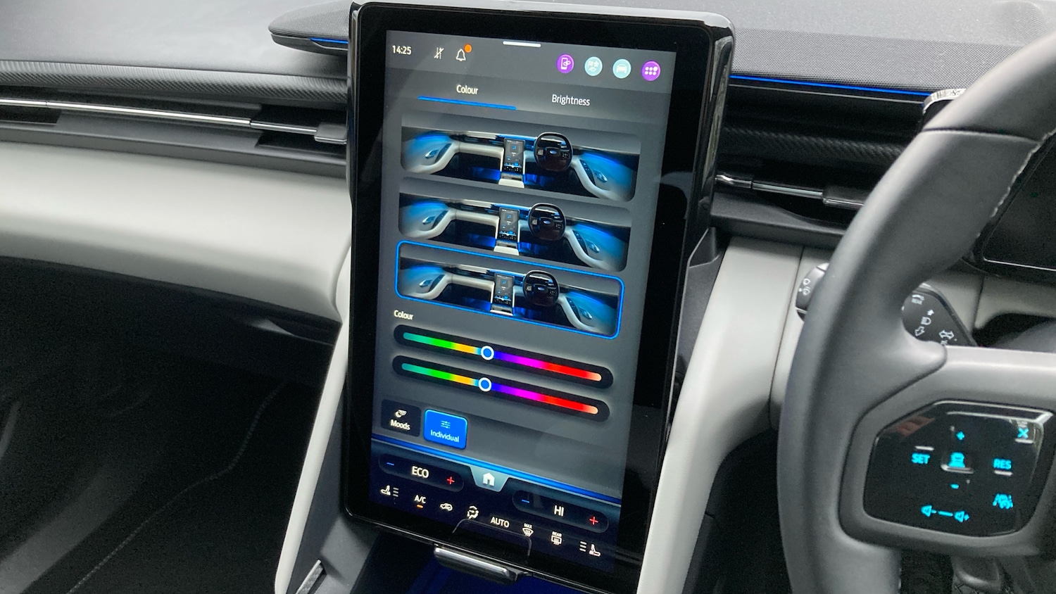 Used Ford Explorer 2025 for sale - 76979327: Photo 38