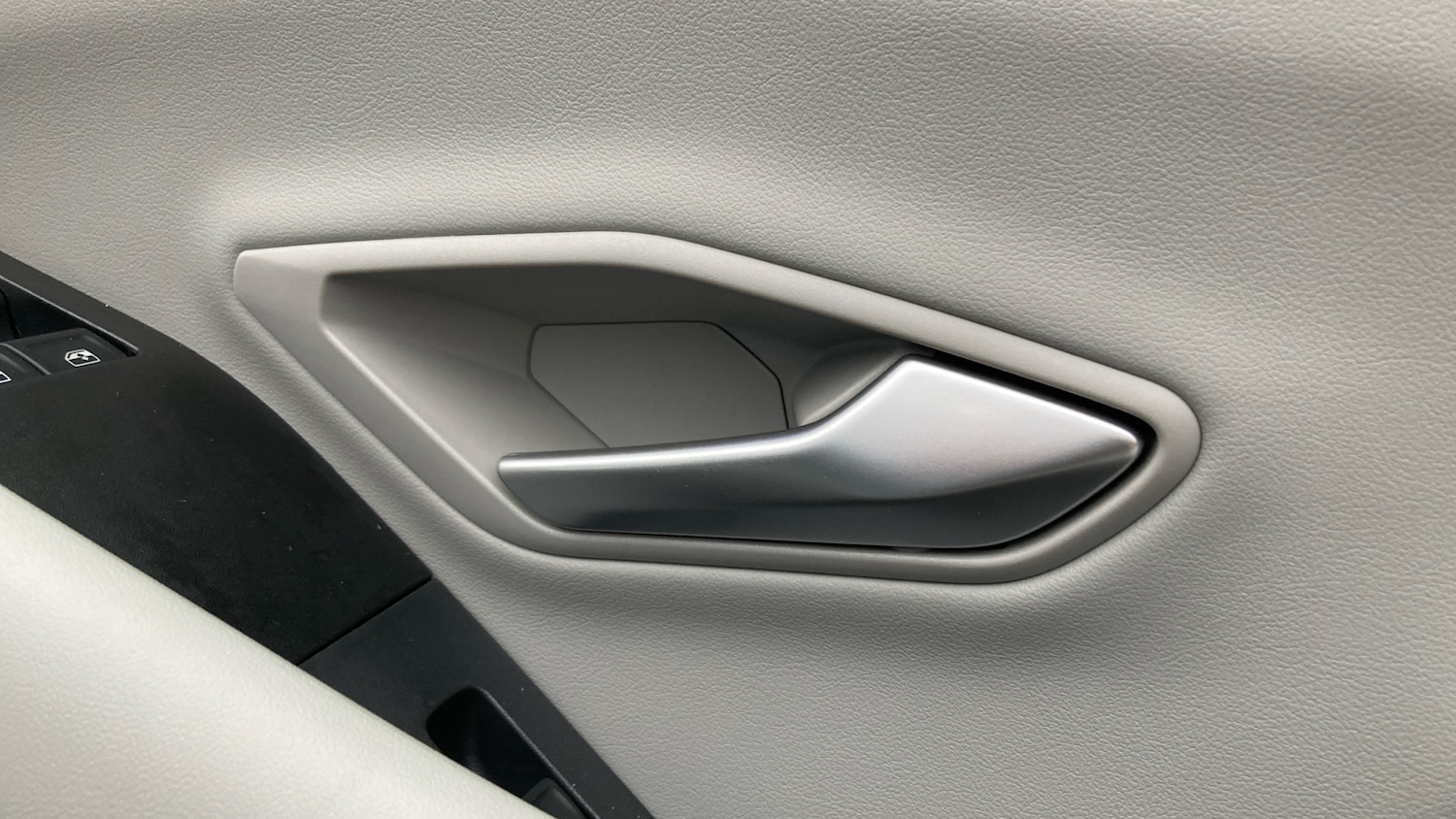 Used Ford Explorer 2025 for sale - 76979327: Photo 40