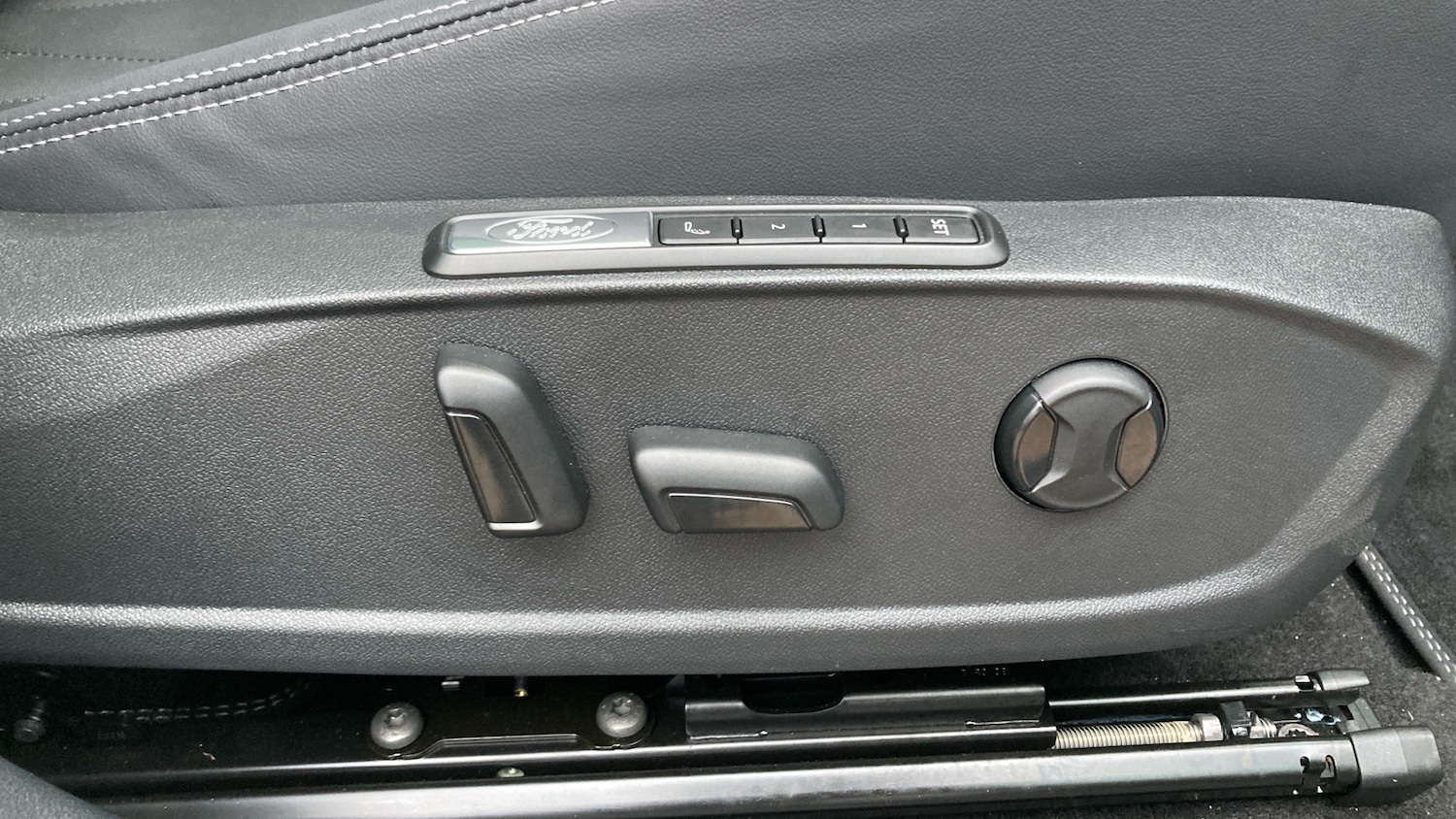 Used Ford Explorer 2025 for sale - 76979327: Photo 43