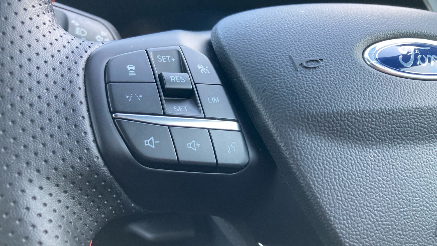 Used Ford Kuga 2025 for sale - 76627866: Photo 31