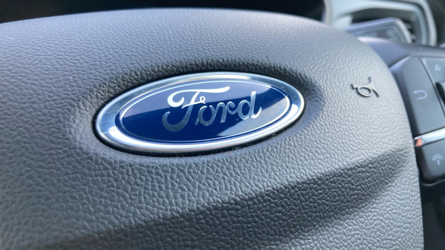 Used Ford Kuga 2025 for sale - 76627866: Photo 32