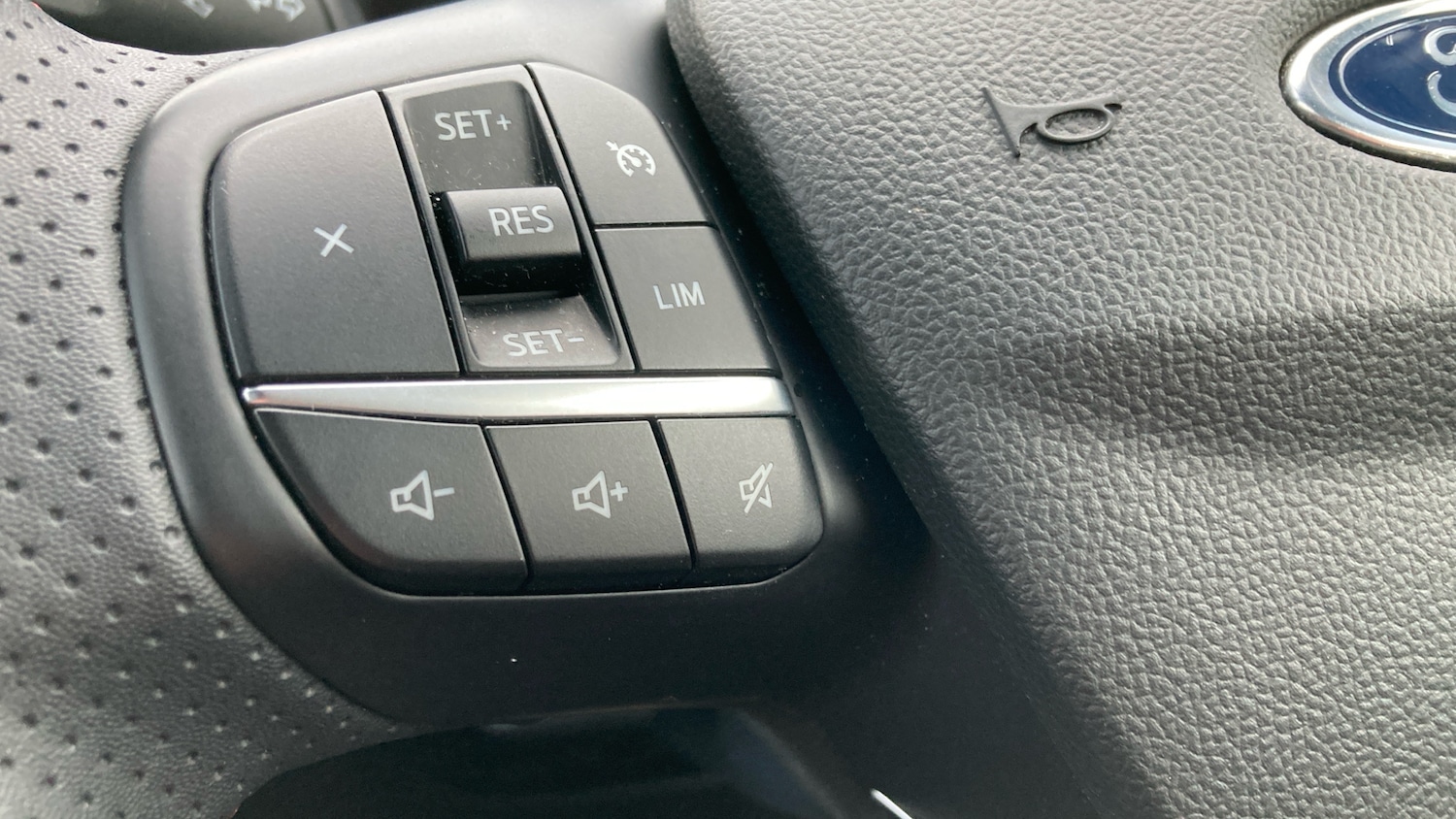 Used Ford Kuga 2023 for sale - 76649980: Photo 32