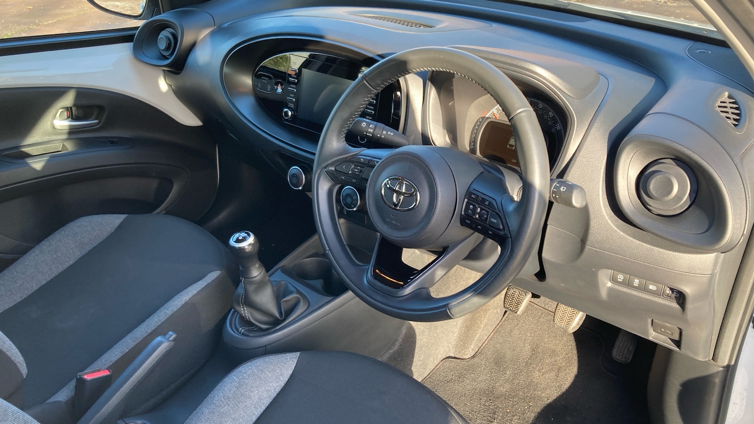 Used Toyota Aygo X 2022 for sale - 76611124: Photo 11