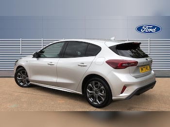 Used Ford Focus 2023 for sale - 76196391: Photo 2
