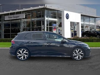 Used Volkswagen Golf 2022 for sale - 78018125: Photo