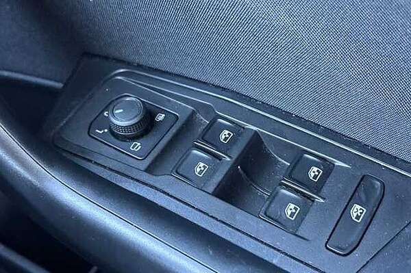 Used Volkswagen T-Roc 2023 for sale - 76177232: Photo 29