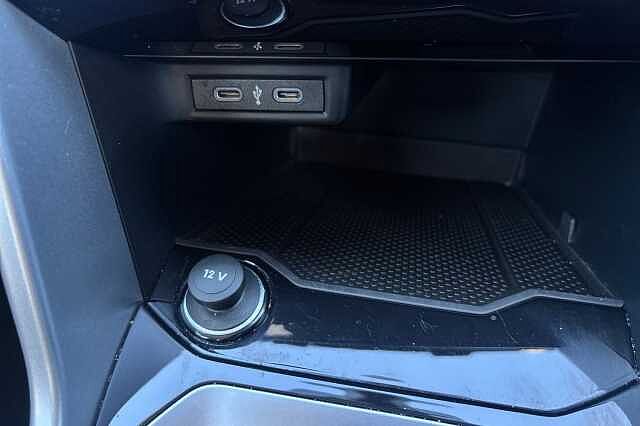 Used Volkswagen T-Roc 2023 for sale - 76177232: Photo 31