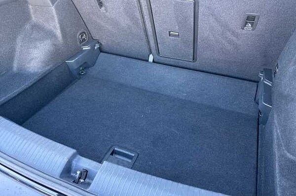 Used Volkswagen T-Roc 2023 for sale - 76177232: Photo 34
