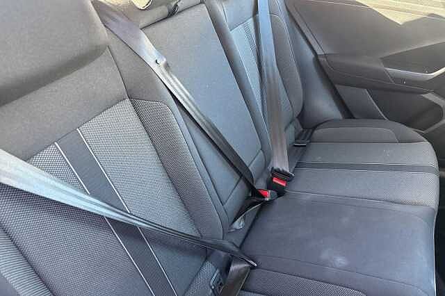 Used Volkswagen T-Roc 2023 for sale - 76177232: Photo 8