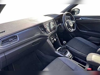 Used Volkswagen T-Roc 2022 for sale - 77806987: Photo