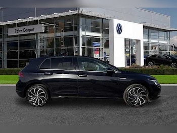 Used Volkswagen Golf 2023 for sale - 78097968: Photo