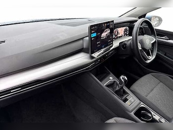 Used Volkswagen Golf 2024 for sale - 77189123: Photo