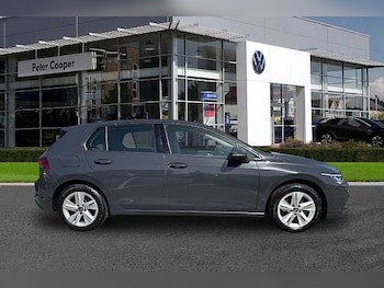 Used Volkswagen Golf 2023 for sale - 78106531: Photo