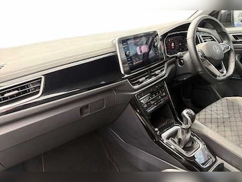 Used Volkswagen T-Roc 2023 for sale - 79205978: Photo