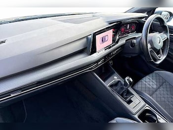 Used Volkswagen Golf 2022 for sale - 76206177: Photo 2