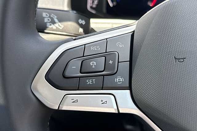 Used Volkswagen T-Roc 2025 for sale - 76101515: Photo 15