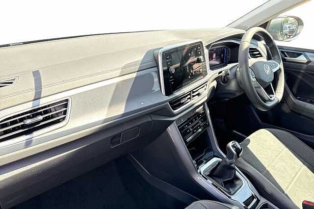 Used Volkswagen T-Roc 2025 for sale - 76101515: Photo 2