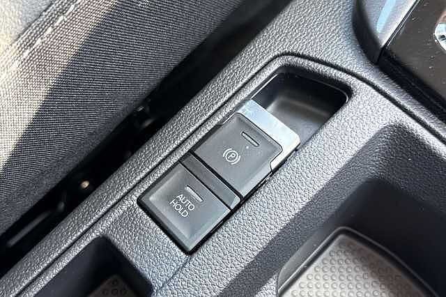Used Volkswagen T-Roc 2025 for sale - 76101515: Photo 31