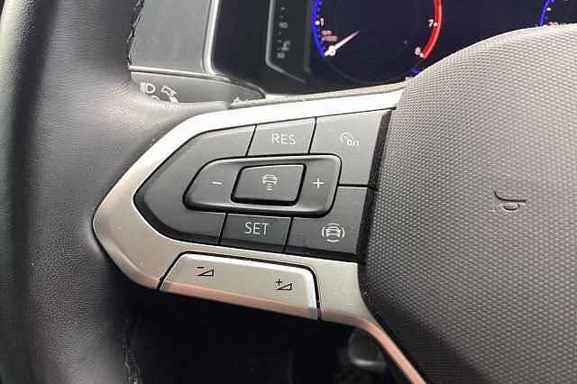 Used Volkswagen T-Roc 2023 for sale - 76368768: Photo 15