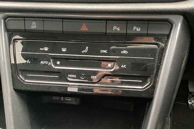 Used Volkswagen T-Roc 2023 for sale - 76368768: Photo 25