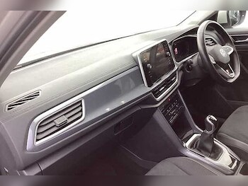 Used Volkswagen T-Roc 2023 for sale - 76368768: Photo