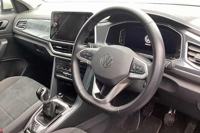 Used Volkswagen T-Roc 2023 for sale - 76368768: Photo 6