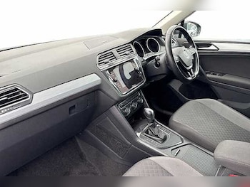 Used Volkswagen Tiguan 2020 for sale - 75974899: Photo