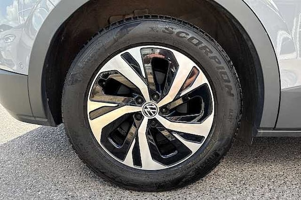 Used Volkswagen ID.4 2023 for sale - 75631981: Photo 32