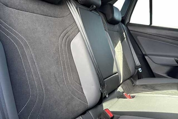 Used Volkswagen ID.4 2023 for sale - 75631981: Photo 8