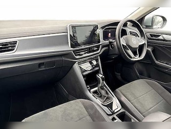 Used Volkswagen T-Roc 2024 for sale - 75974898: Photo