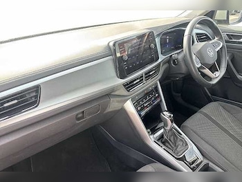 Used Volkswagen T-Roc 2022 for sale - 76119778: Photo 2