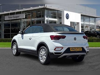 Used Volkswagen T-Roc 2025 for sale - 76101514: Photo 3