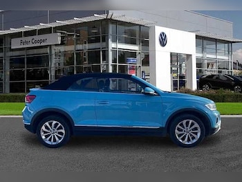 Used Volkswagen T-Roc 2023 for sale - 77417533: Photo