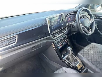 Used Volkswagen T-Roc 2022 for sale - 78168419: Photo