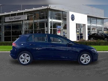 Used Volkswagen Golf 2023 for sale - 76374438: Photo