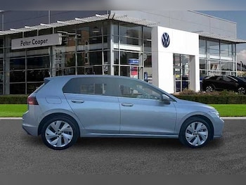 Used Volkswagen Golf 2025 for sale - 77501880: Photo