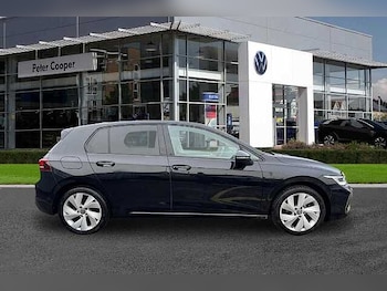 Used Volkswagen Golf 2024 for sale - 77189127: Photo