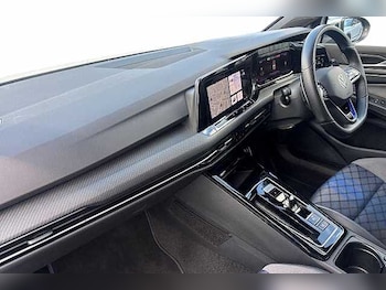 Used Volkswagen Golf 2023 for sale - 75343305: Photo