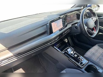 Used Volkswagen Golf 2024 for sale - 78770022: Photo