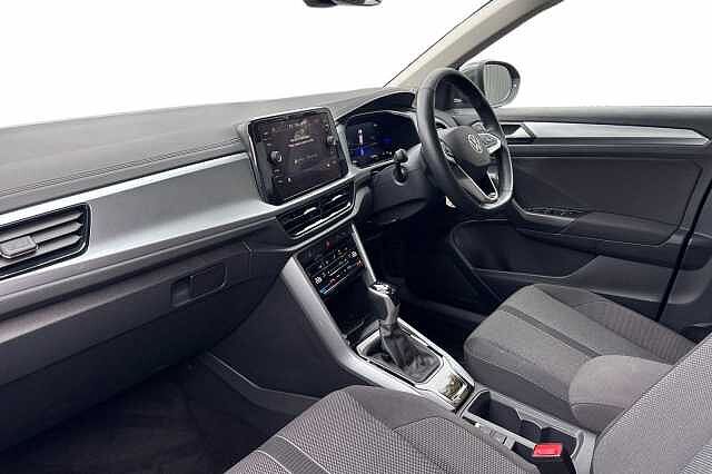 Used Volkswagen T-Roc 2024 for sale - 76035969: Photo 2