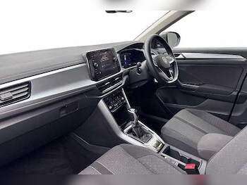 Used Volkswagen T-Roc 2024 for sale - 76035969: Photo 2