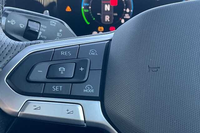 Used Volkswagen Passat 2024 for sale - 76554443: Photo 15