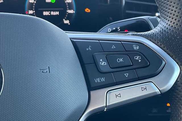 Used Volkswagen Passat 2024 for sale - 76554443: Photo 17