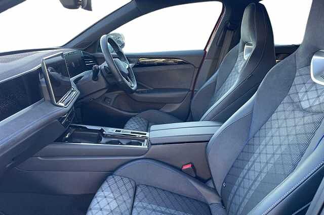 Used Volkswagen Passat 2024 for sale - 76554443: Photo 2