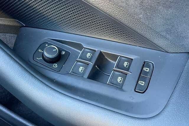 Used Volkswagen Passat 2024 for sale - 76554443: Photo 28