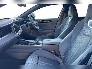 Used Volkswagen Passat 2024 for sale - 76554443: Photo