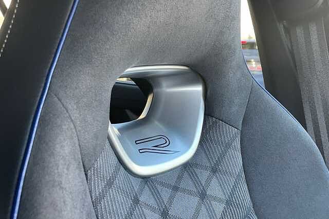 Used Volkswagen Passat 2024 for sale - 76554443: Photo 31