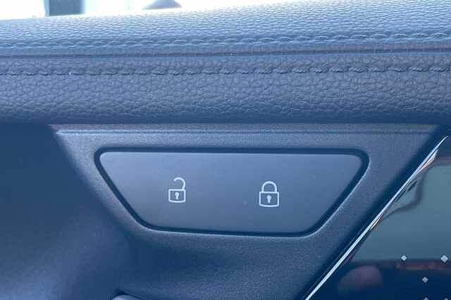 Used Volkswagen Passat 2024 for sale - 76554443: Photo 32