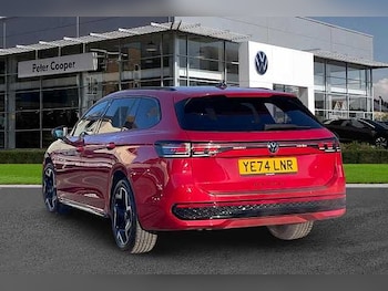 Used Volkswagen Passat 2024 for sale - 76554443: Photo